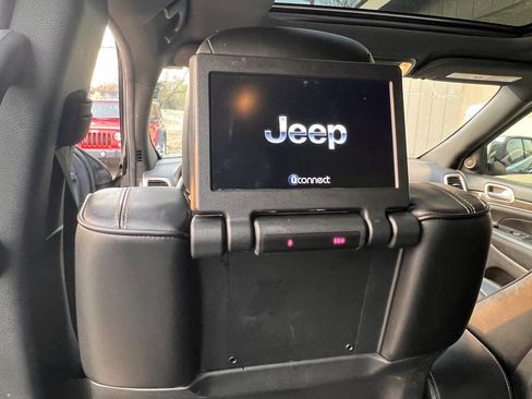 Used 2019 Jeep Grand Cherokee Limited w/ Luxury Group II AWD/4WD image 15