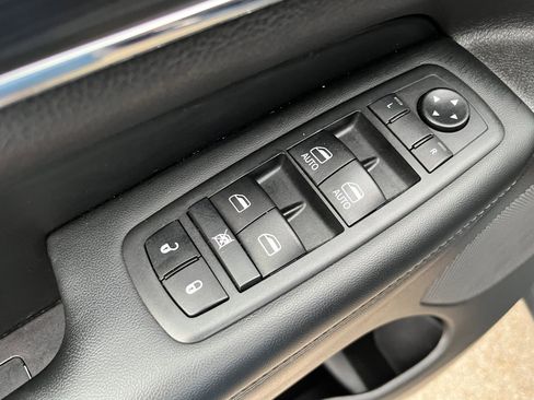 Used 2020 Jeep Grand Cherokee Limited image 12