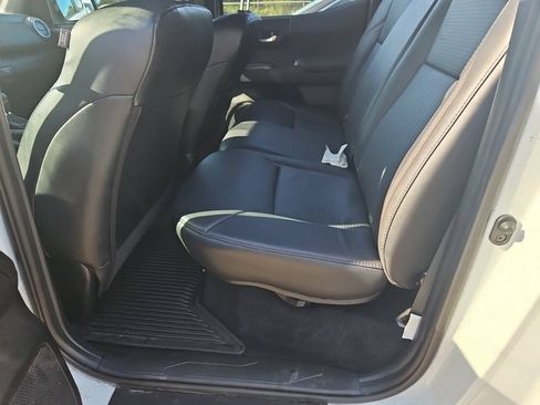Used 2019 Toyota Tacoma TRD Pro AWD/4WD image 4
