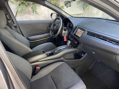 Used 2021 Honda HR-V Sport image 11
