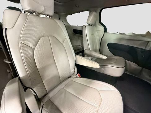 Used 2021 Chrysler Pacifica Limited w/ Premium & Safety Sphere Group AWD/4WD image 29