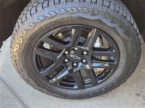 Certified 2025 Chevrolet Silverado 1500 Custom Trail Boss w/ Turbomax Blackout Package image 7