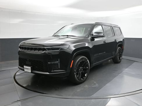 New 2026 Jeep Grand Wagoneer Limited AWD/4WD image 15