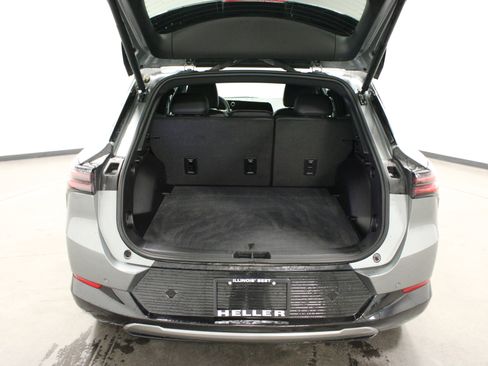 Used 2025 Chevrolet Equinox EV LT w/ Convenience Package image 12