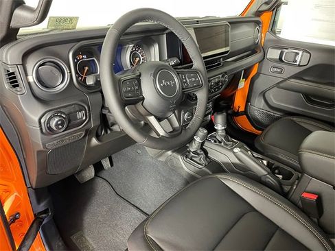 New 2025 Jeep Gladiator Sport image 3