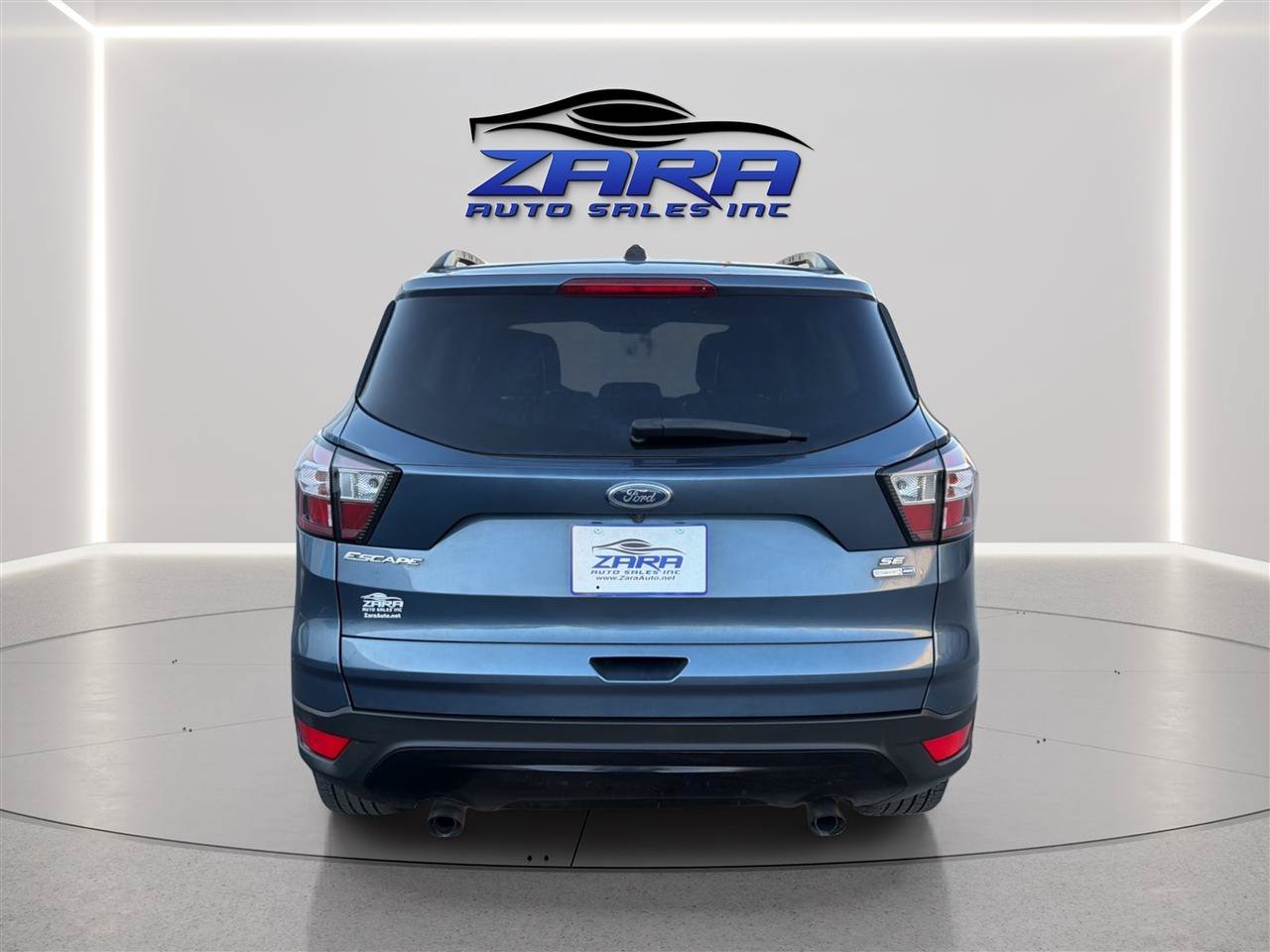 Used 2018 Ford Escape SE w/ SE Sport Appearance Package AWD/4WD image 6