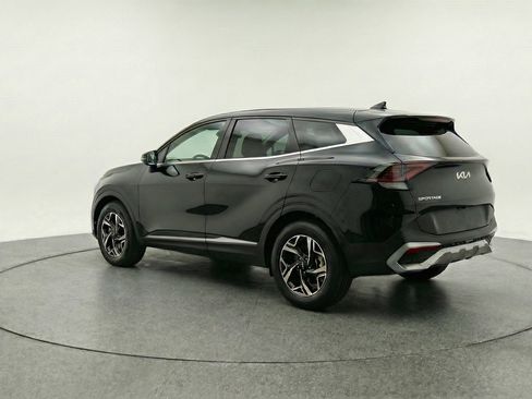 Used 2025 Kia Sportage LX image 6