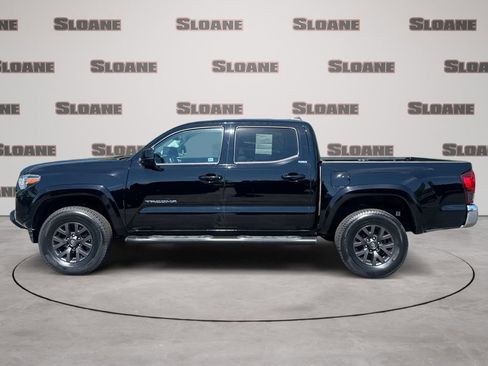 Used 2023 Toyota Tacoma SR5 AWD/4WD image 2