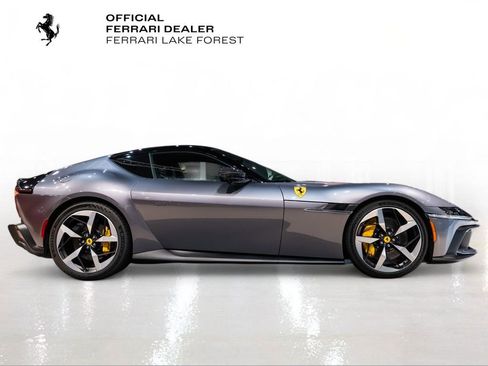 Certified 2025 Ferrari 12Cilindri RWD image 9