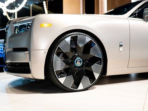 Used 2025 Rolls-Royce Phantom Sedan image 25