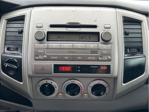 Used 2011 Toyota Tacoma 4x4 Double Cab image 18