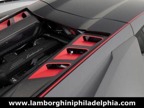 Used 2024 Lamborghini Revuelto image 54