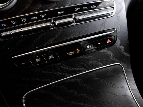 Used 2022 Mercedes-Benz GLC 300 w/ AMG Line image 28