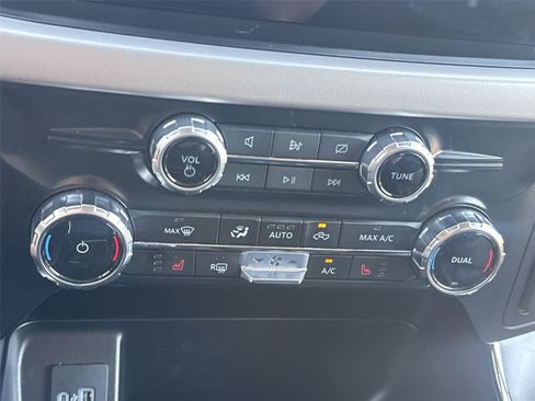 Used 2023 Ford F150 Lightning XLT AWD/4WD image 18
