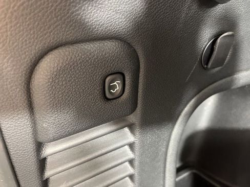 Used 2021 Jeep Grand Cherokee Limited w/ Luxury Group II image 49