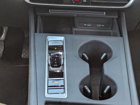 Used 2024 Volkswagen Atlas Cross Sport SE image 20