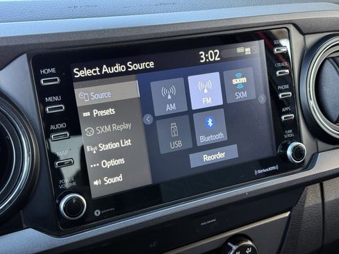 Used 2020 Toyota Tacoma TRD Off-Road w/ Technology Package image 4