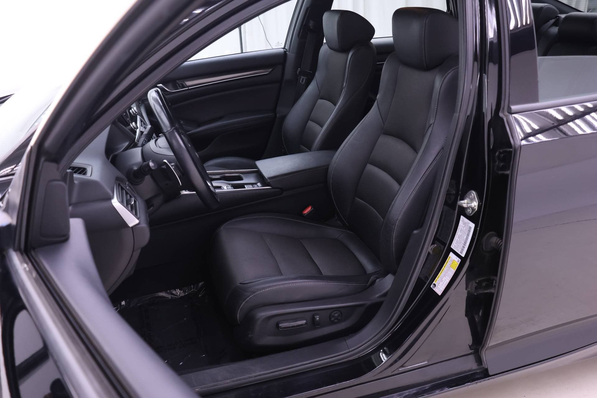 Used 2019 Honda Accord Sport image 4