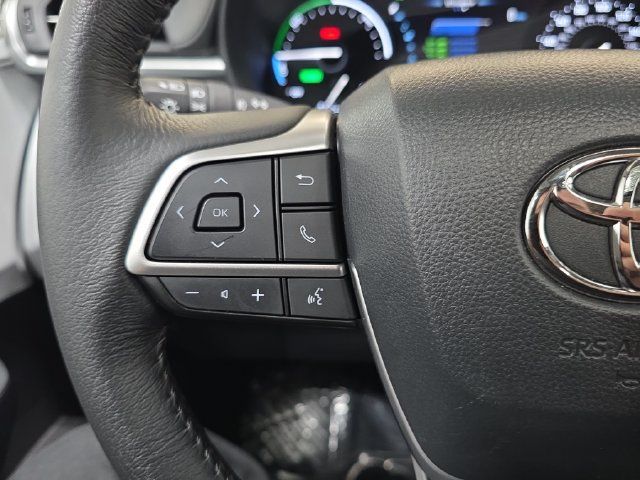 Certified 2026 Toyota Sienna XLE FWD image 13