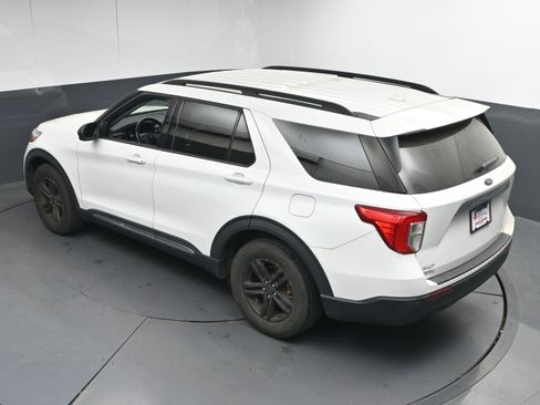 Used 2020 Ford Explorer XLT image 35