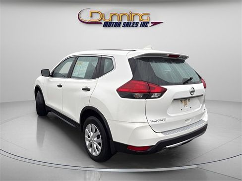 Used 2017 Nissan Rogue S image 2