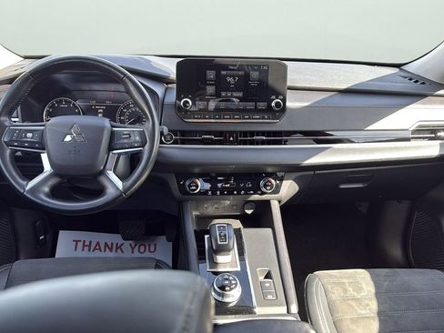 Used 2024 Mitsubishi Outlander SE image 22