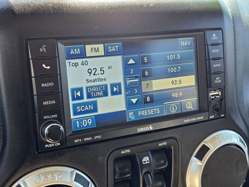 Used 2011 Jeep Wrangler Unlimited Sahara w/ Dual Top Group image 28