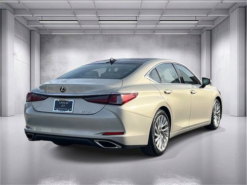 Used 2021 Lexus ES 350 Ultra Luxury w/ Accessory Package 2 image 3