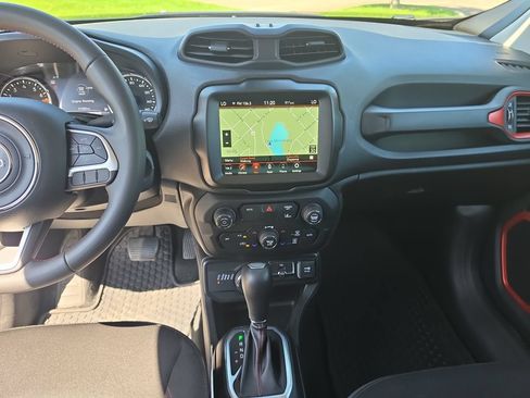 Used 2023 Jeep Renegade Trailhawk AWD/4WD image 19