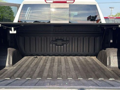 Used 2025 Chevrolet Silverado 1500 LT Trail Boss w/ Convenience Package II AWD/4WD image 10