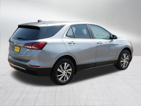 Used 2024 Chevrolet Equinox LT AWD/4WD image 7