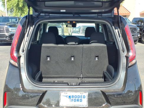Used 2023 Kia Soul LX w/ LX Technology Package FWD image 10