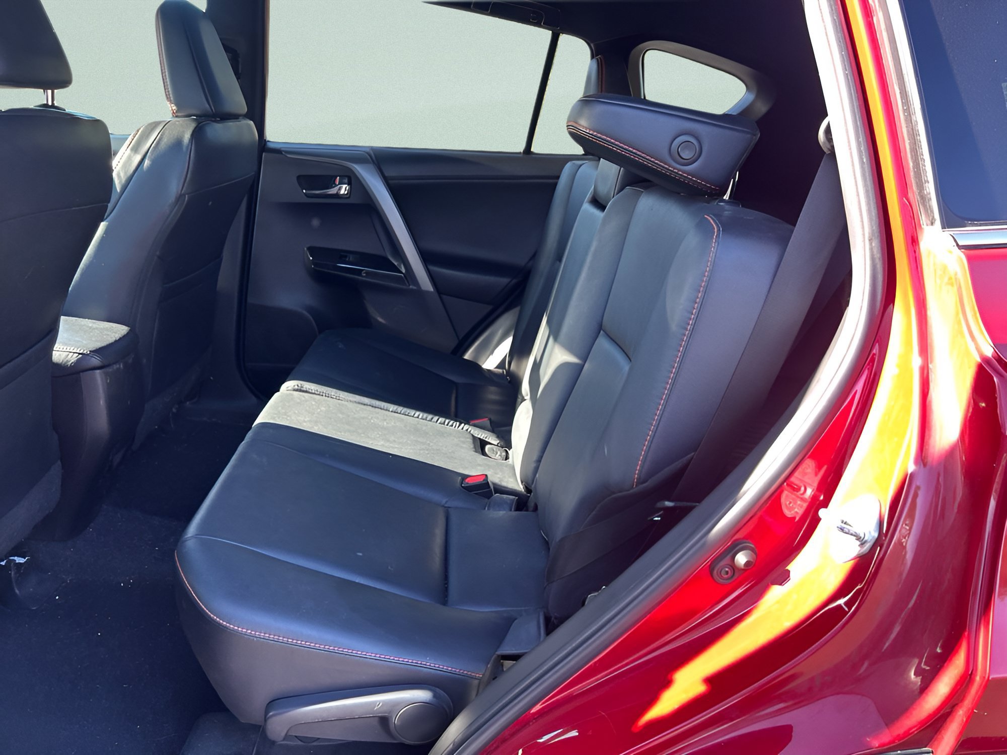 Used 2016 Toyota RAV4 SE AWD/4WD image 17