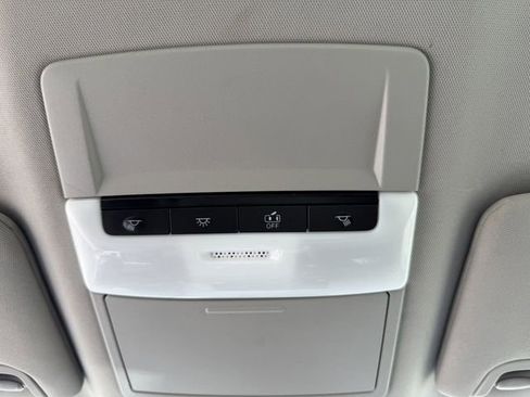 Used 2024 Nissan Altima 2.5 SV FWD image 23