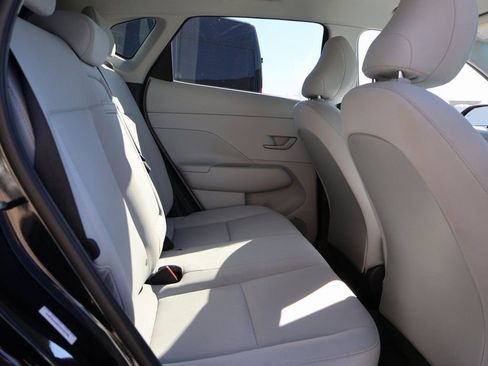 Used 2025 Hyundai Kona SEL image 12