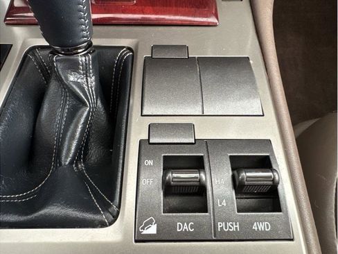 Used 2010 Lexus GX 460 image 24