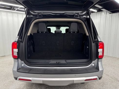 Used 2024 Ford Expedition XLT RWD image 7