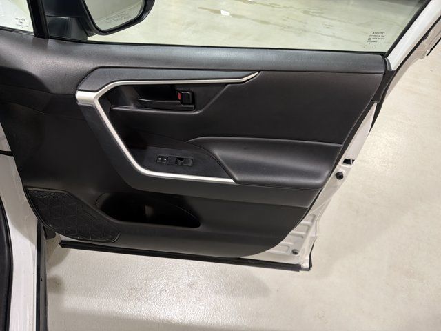Used 2024 Toyota RAV4 LE AWD/4WD image 38
