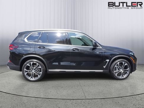 New 2026 BMW X5 xDrive40i w/ Climate Comfort Package AWD/4WD image 8