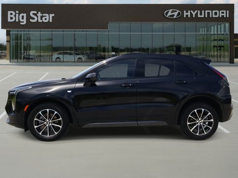 Used 2024 Cadillac XT4 Sport w/ Active Safety Package FWD image 2
