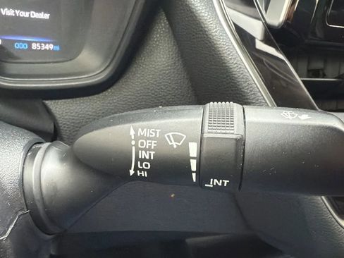 Used 2021 Toyota Corolla LE image 13