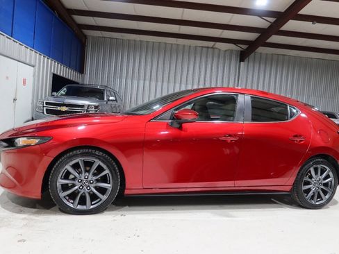 Used 2019 MAZDA MAZDA3 Hatchback FWD image 1