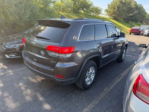Used 2015 Jeep Grand Cherokee Laredo w/ Quick Order Package 23E AWD/4WD image 3
