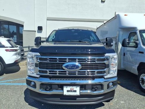 Used 2025 Ford F350 XLT w/ FX4 Off-Road Package image 2