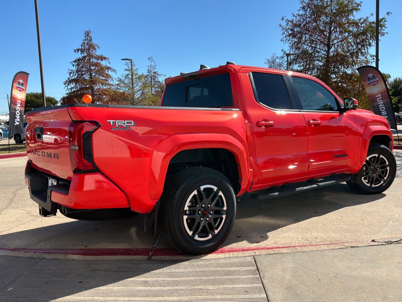 Used 2024 Toyota Tacoma TRD Sport w/ TRD Sport Premium Package AWD/4WD image 6