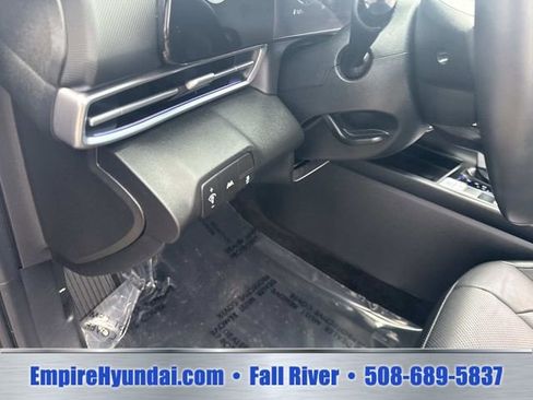 Used 2023 Hyundai Elantra Limited w/ Cargo Package FWD image 20