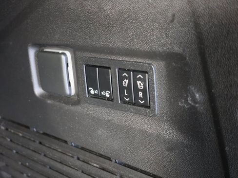 Used 2022 GMC Yukon Denali image 33