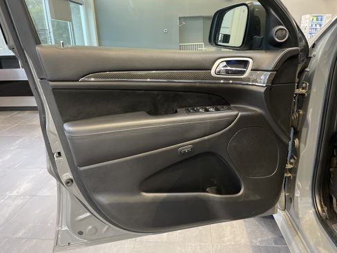 Used 2019 Jeep Grand Cherokee SRT AWD/4WD image 14