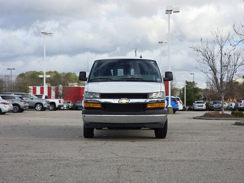 Used 2024 Chevrolet Express 2500 w/ Driver Convenience Package image 2