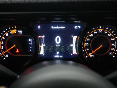 Used 2024 Jeep Wrangler Sport image 19